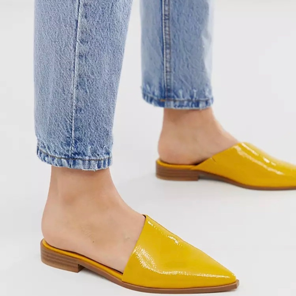 ASOS Design - Major Pointed Flat Mule in Yellow